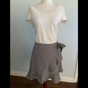 NWOT Ruffle Hem Tie Waist Mini Short Skirt